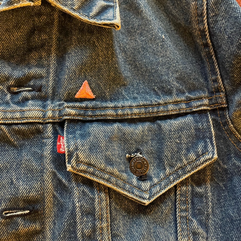Vintage Levi’s Denim Power Lifting Jacket with patches - Picture 4 of 10
